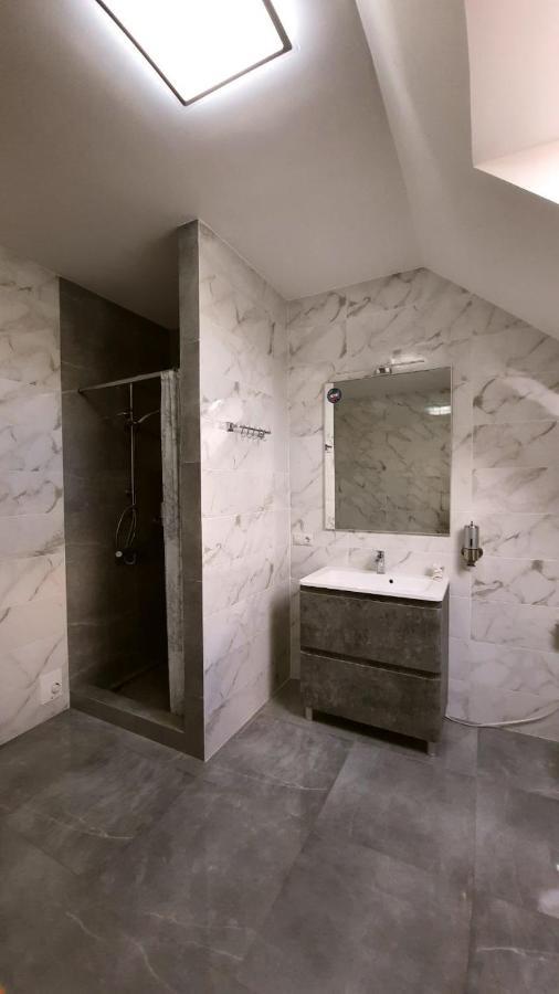 Uzhorod 3 Room Lovely House Εξωτερικό φωτογραφία