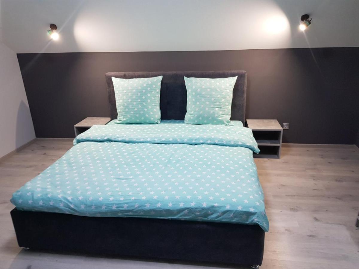 Uzhorod 3 Room Lovely House Εξωτερικό φωτογραφία